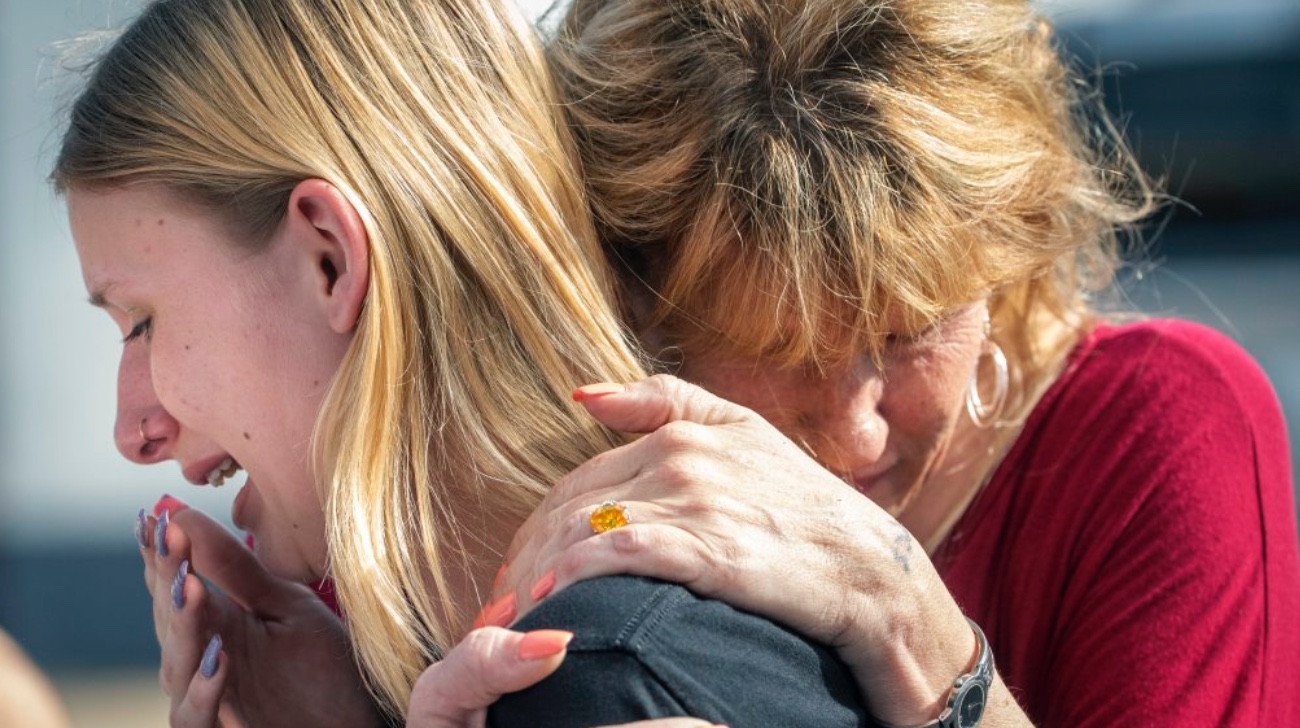 06AC883D-E9C6-4CA8-B4D4-41FF5192FB9F